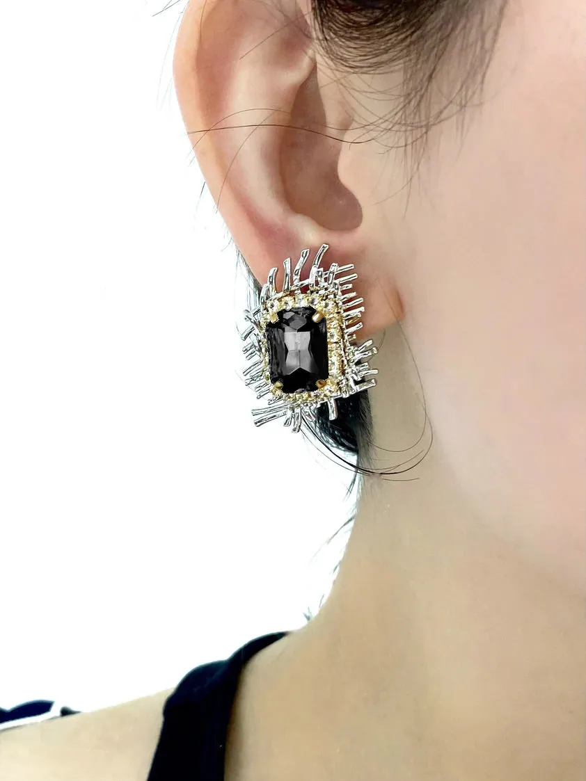 BLACK GLASS CRYSTAL STUD EARRINGS