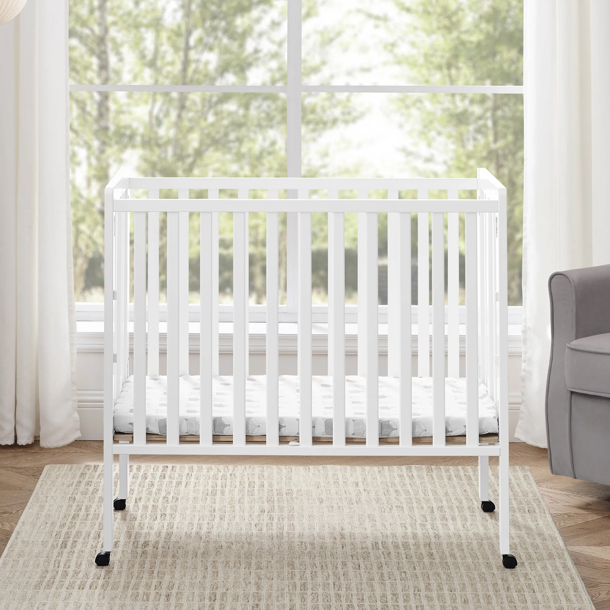 Lee Portable Folding Mini Crib with 1.5-Inch Mattress