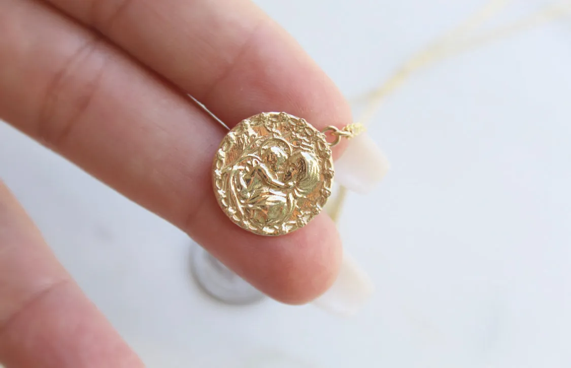 Mother and Child Necklace in 14K Yellow Gold