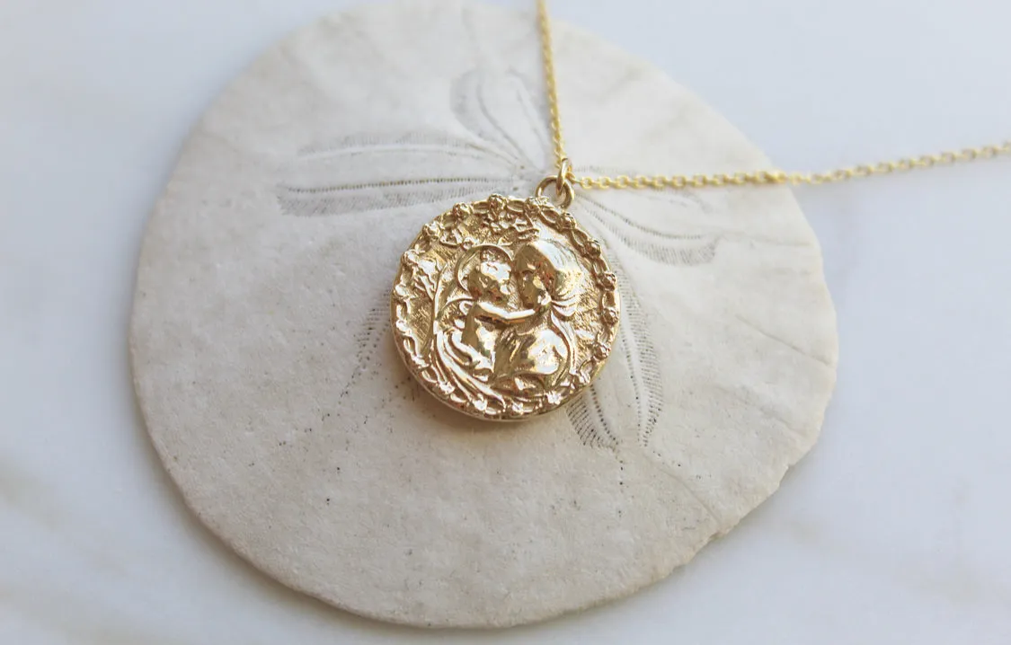 Mother and Child Necklace in 14K Yellow Gold